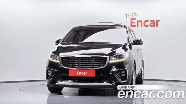 Kia Carnival 7-Seater Limousine VIP — пробег 73 639 км — фото 3 из 5