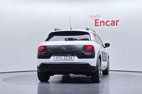 Citroen-DS C4 CACTUS 1.6 BlueHDi Shine — пробег 101 805 км — фото 4 из 5