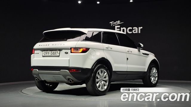Land Rover Range Rover Evoque 2.0 TD4 SE — пробег 99 608 км — фото 2 из 5