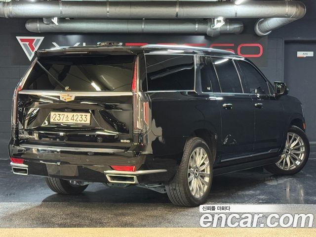Cadillac Escalade 6.2 ESV ESV Premium Luxury Platinum — пробег 63 500 км — фото 2 из 5