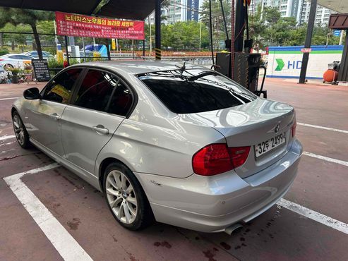 BMW 3-Series 320i Sedan — пробег 130 000 км — фото 5 из 5
