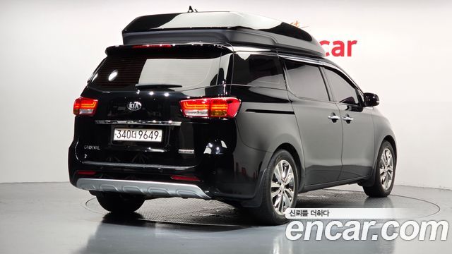 Kia Carnival из Кореи Encar
