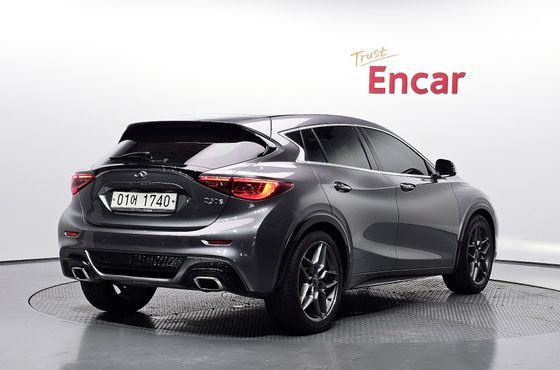 Infiniti Q30 2.0 Premium — пробег 73 026 км — фото 2 из 5