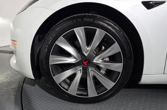 Tesla Model 3 Long Range AWD — пробег 68 892 км — фото 5 из 5