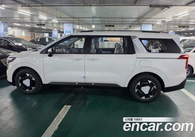 Kia Carnival Gasoline 9-Seater Prestige — пробег 1 км — фото 5 из 5