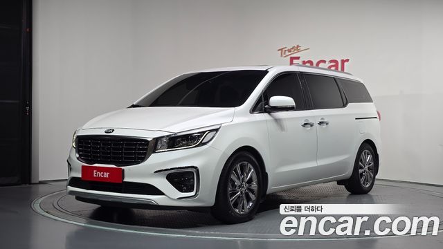 Kia Carnival 7-Seater Limousine VIP — пробег 103 520 км — фото 1 из 5