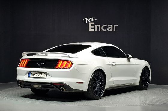 Ford Mustang Coupe — пробег 105 407 км — фото 2 из 5