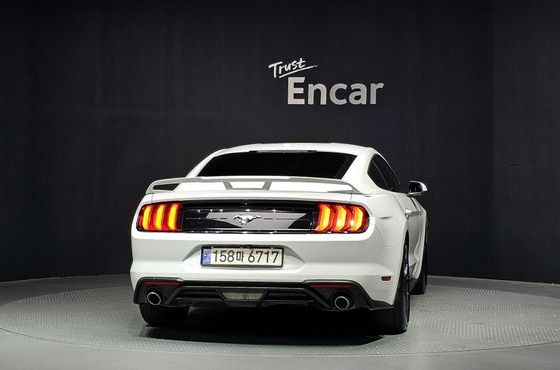 Ford Mustang Coupe — пробег 105 407 км — фото 4 из 5