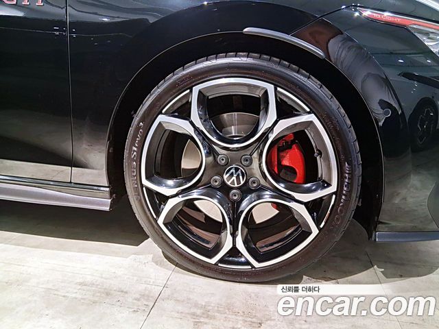 Volkswagen Golf 2.0 GTI — пробег 13 819 км — фото 5 из 5