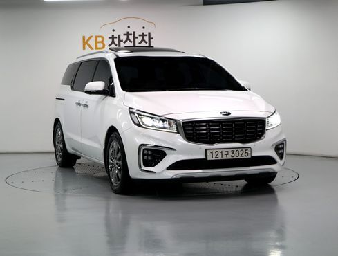 Kia Carnival 9-Seater Noblesse Special — пробег 64 890 км — фото 2 из 5