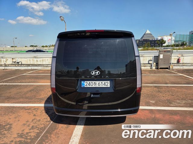 Hyundai Staria L3.5 Lounge 7-Seater Inspiration — пробег 1 072 км — фото 2 из 5