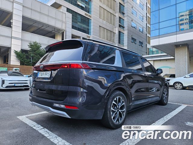 Kia Carnival Diesel 11-Seater Prestige — пробег 62 800 км — фото 2 из 5