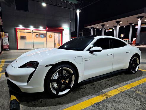 Porsche Taycan 4S — пробег 94 000 км — фото 4 из 5