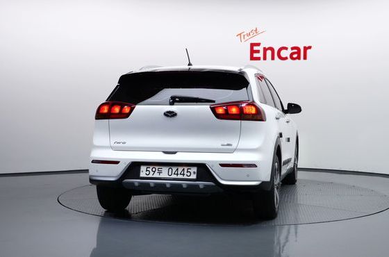 Kia Niro Luxury — пробег 163 861 км — фото 4 из 5