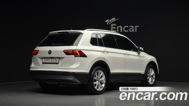 Volkswagen Tiguan 2.0 TDI Premium — пробег 103 131 км — фото 2 из 5
