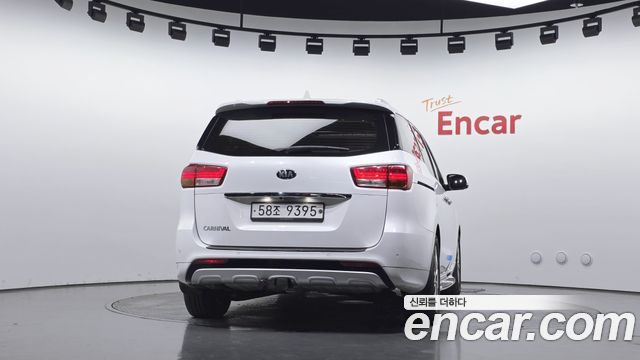 Kia Carnival из Кореи Encar