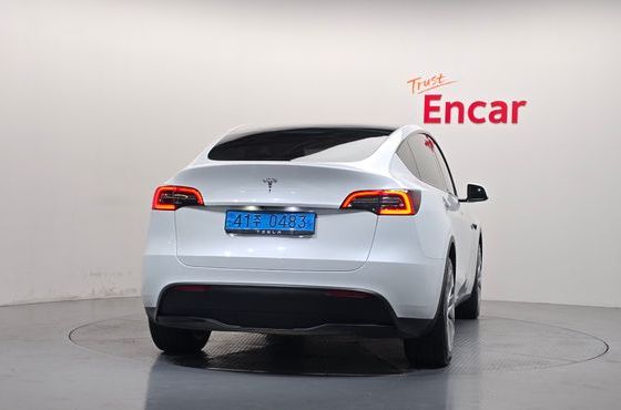 Tesla Model Y RWD — пробег 49 828 км — фото 4 из 5