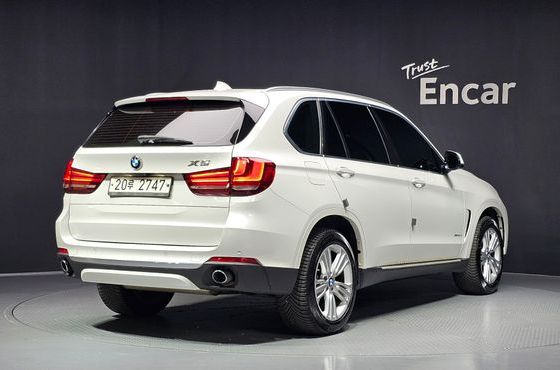 BMW X5 xDrive 30d — пробег 187 705 км — фото 2 из 5