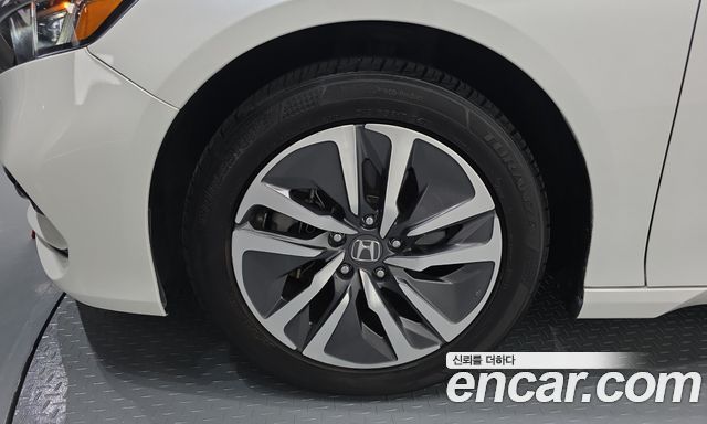 Honda Accord 2.0 Hybrid Touring — пробег 92 953 км — фото 5 из 5