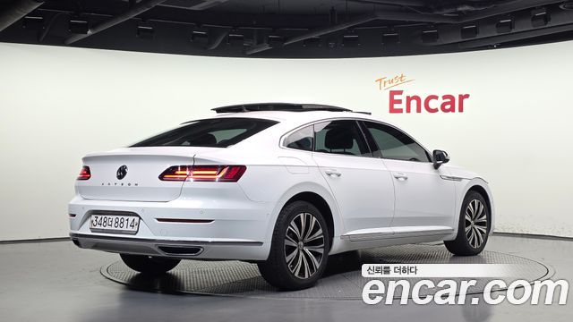 Volkswagen Arteon 2.0 TDI Premium — пробег 128 302 км — фото 2 из 5
