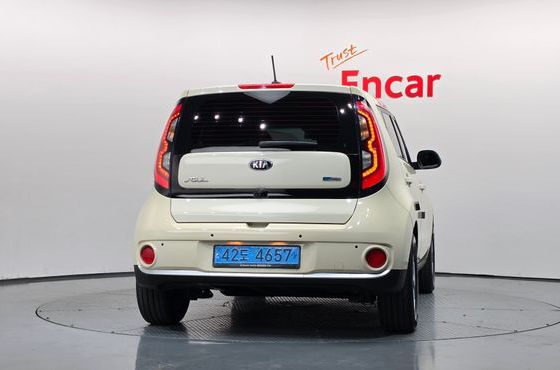 Kia Soul EV — пробег 27 185 км — фото 4 из 5
