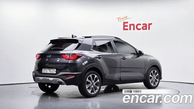 Kia Stonic из Кореи Encar