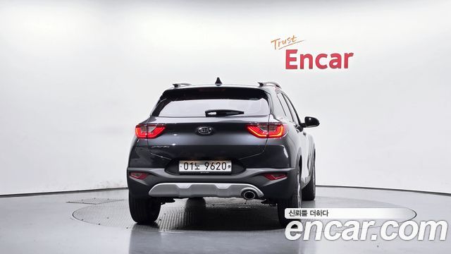 Kia Stonic из Кореи Encar