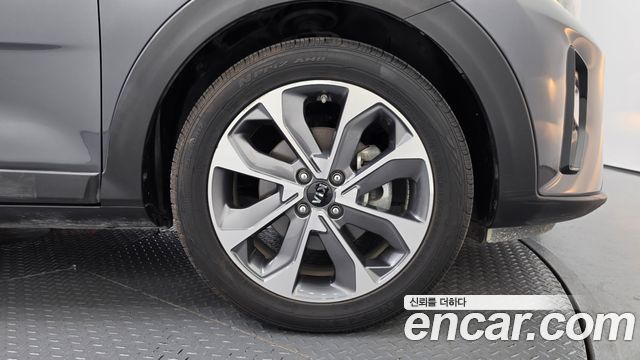 Kia Stonic из Кореи Encar