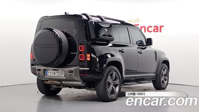 Land Rover Defender 110 D300 X-Dynamic HSE — пробег 27 352 км — фото 2 из 5