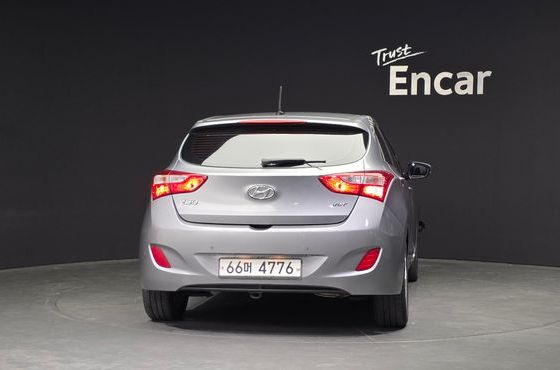 Hyundai i30 Diesel 1.6 VGT Unique — пробег 37 982 км — фото 4 из 5