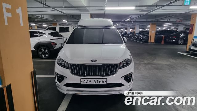Kia Carnival 7-Seater Hi-Limousine President — пробег 127 837 км — фото 1 из 5