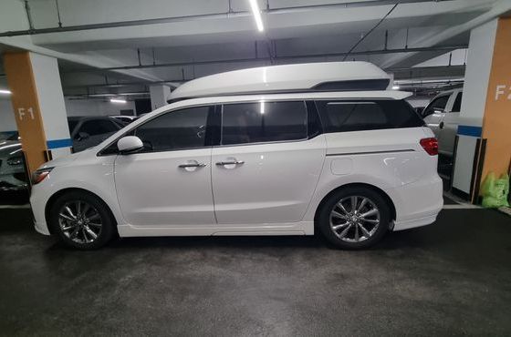 Kia Carnival 7-Seater Hi-Limousine President — пробег 127 837 км — фото 3 из 5