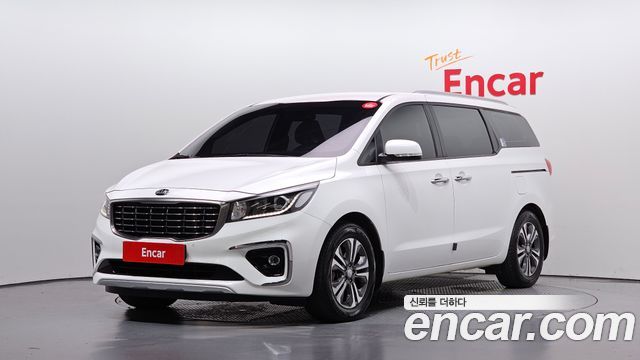 Kia Carnival 9-Seater Luxury — пробег 72 699 км — фото 1 из 5
