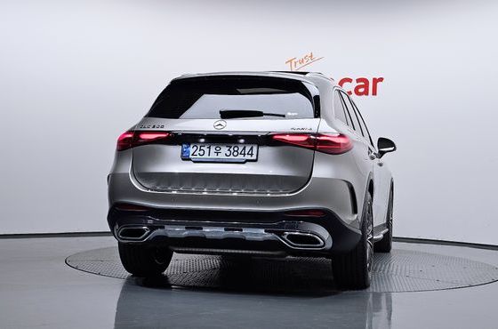 Mercedes-Benz GLC-Class GLC300 4MATIC AMG Line — пробег 25 165 км — фото 4 из 5