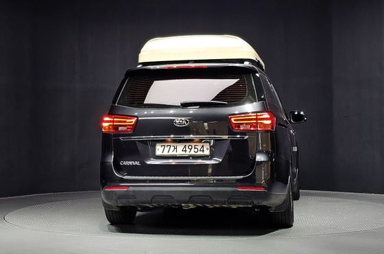 Kia Carnival 11-Seater Prestige — пробег 86 488 км — фото 4 из 5
