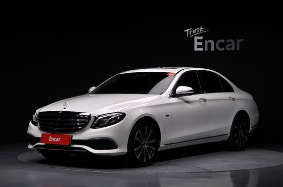 Mercedes-Benz E-Class E300e 4MATIC Exclusive — пробег 75 544 км — фото 1 из 5