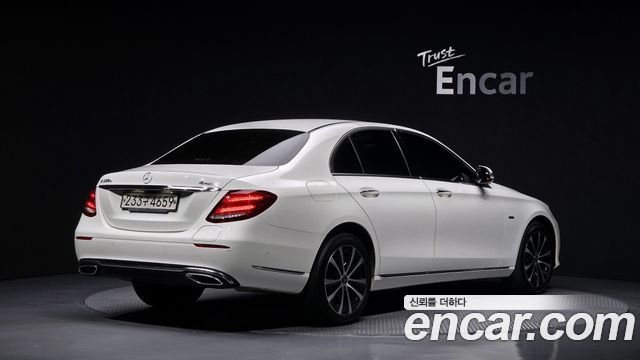 Mercedes-Benz E-Class E300e 4MATIC Exclusive — пробег 75 544 км — фото 2 из 5