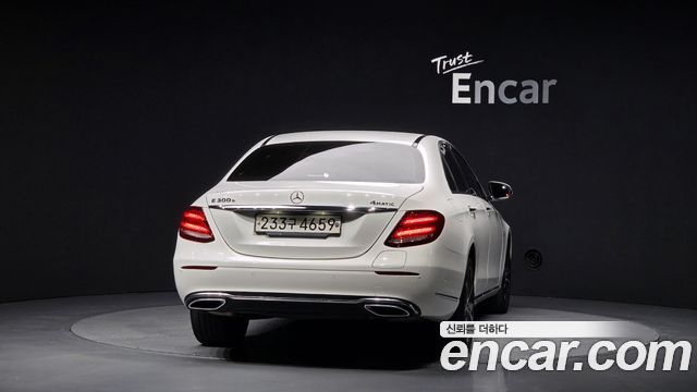 Mercedes-Benz E-Class E300e 4MATIC Exclusive — пробег 75 544 км — фото 4 из 5