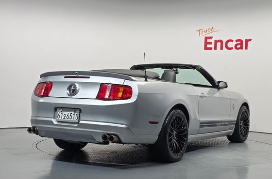 Ford Mustang Convertible — пробег 105 232 км — фото 2 из 5
