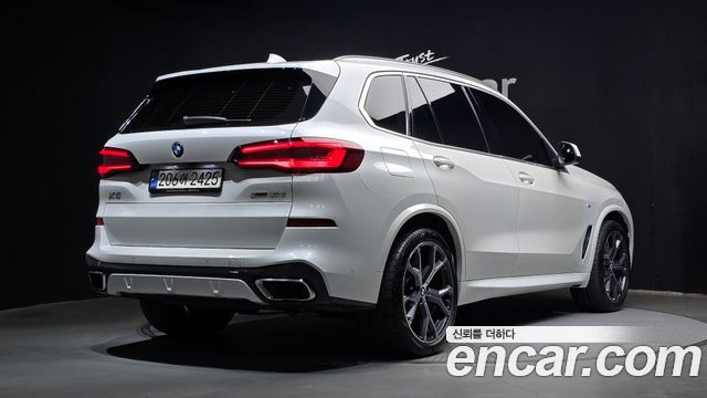 BMW X5 xDrive 30d M Sport — пробег 121 870 км — фото 2 из 5
