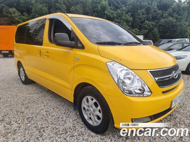 Hyundai Starex 12-Seater Wagon CVX Luxury — пробег 137 000 км — фото 3 из 5