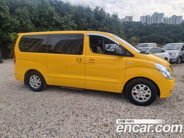 Hyundai Starex 12-Seater Wagon CVX Luxury — пробег 137 000 км — фото 4 из 5
