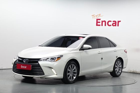 Toyota Camry 2.5 XLE — пробег 43 893 км — фото 1 из 5