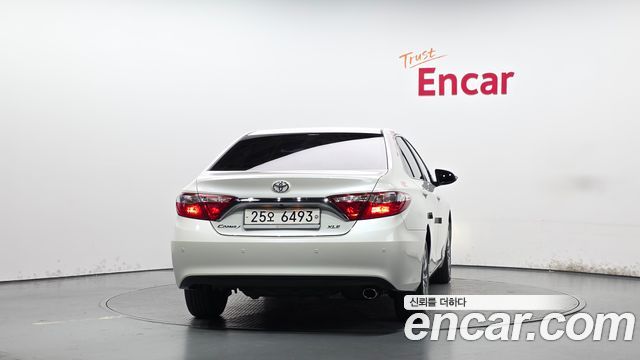 Toyota Camry 2.5 XLE — пробег 43 893 км — фото 4 из 5