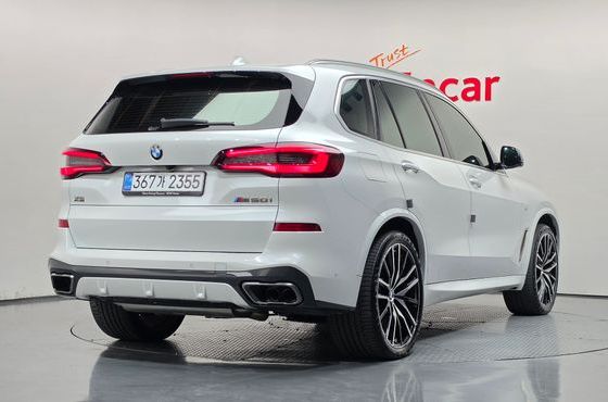 BMW X5 M50i — пробег 33 278 км — фото 2 из 5