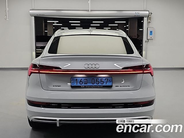 Audi e-tron 55 Quattro Sportback — пробег 102 253 км — фото 3 из 5