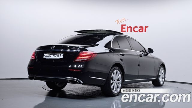Mercedes-Benz E-Class из Кореи Encar