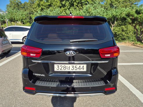 Kia Carnival 9-Seater Noblesse Special — пробег 128 000 км — фото 2 из 5