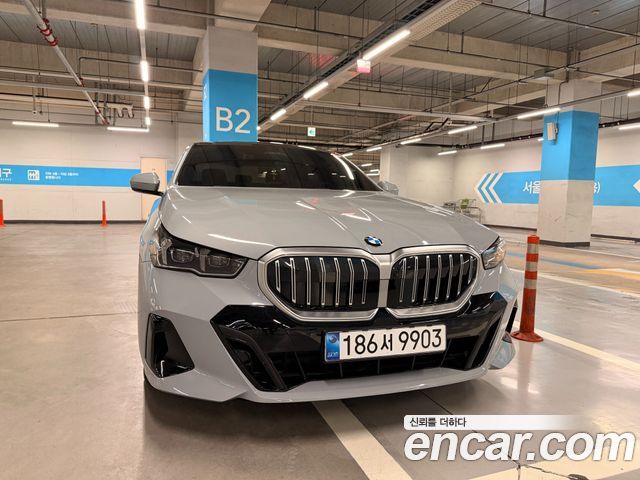 BMW 5-Series 520i M Sport — пробег 28 000 км — фото 2 из 5