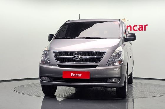 Hyundai Starex 3-Seater LPi VAN CVX Luxury — пробег 267 588 км — фото 3 из 5